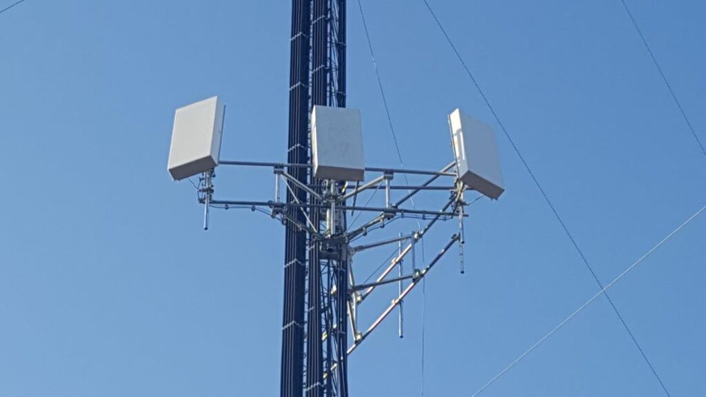 SmartSkys panel-shaped antennas